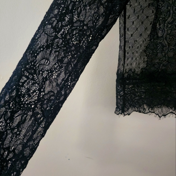 Lace crop top - Picture 3 of 5